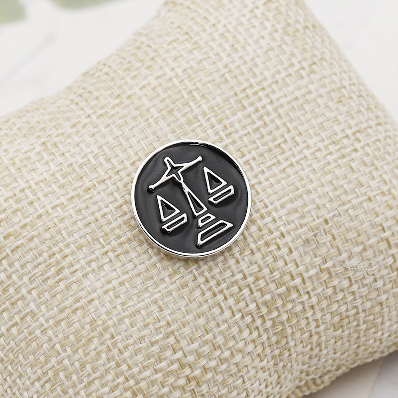 New Personality Trend Brooch P - огляд і ціна Men'S Accessories New Balance