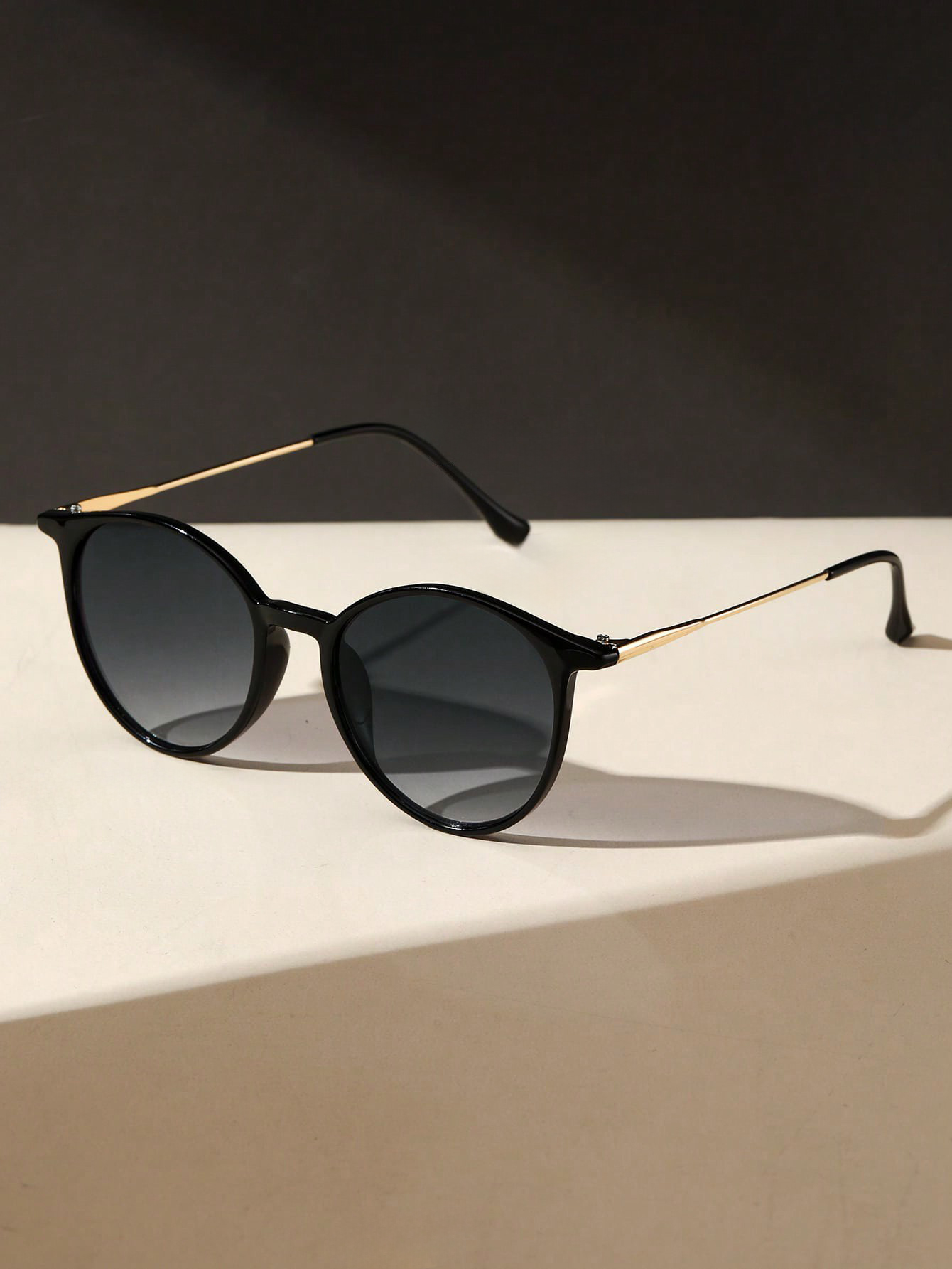 1PC Fashion Round Metal Women  - огляд і ціна Men Accessories Fashion